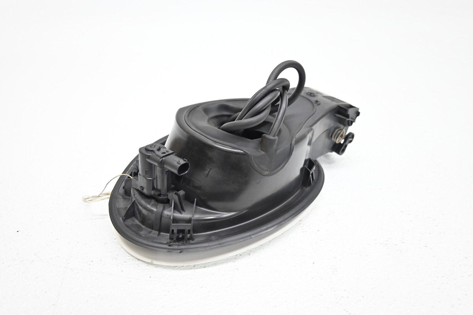 ⭐ 14-22 Maserati Ghibli Rear Gas Fuel Tank Carrier Pot Door Lid White Oem