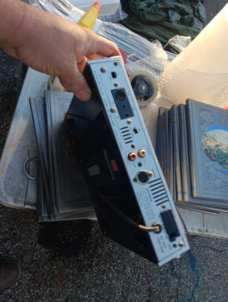 Akai FM AM court synthesizer tuner model uc.S five Tested Works - Image 4 of 4