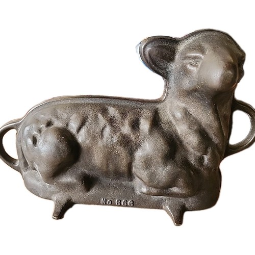 griswold-cast-iron-no-866-lamb-cake-mold-vintage-2-piece-with-original