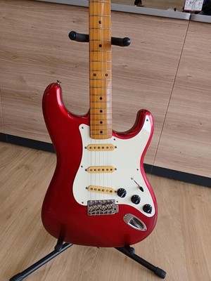FENDER JAPAN ST57-70 Electric Guitar