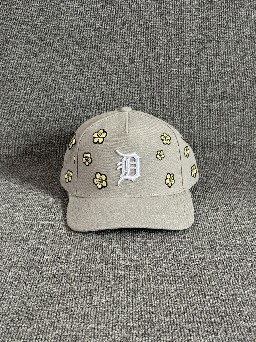 Mitchell & Ness Detroit Tigers Floral Snapback Cap Grey Green Underbrim