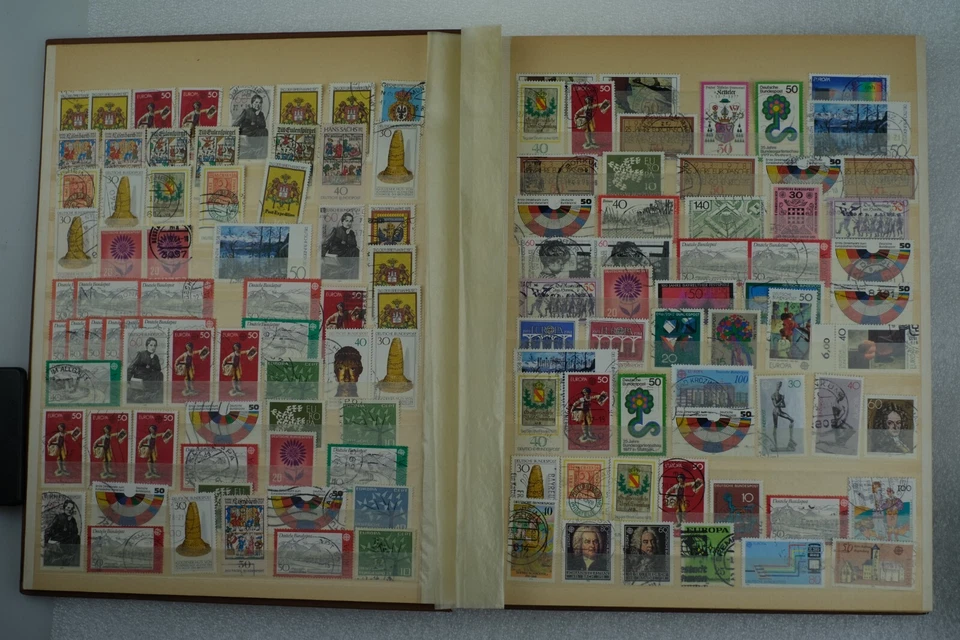 32 pages stamps collections lots album Vintage Rare Classic Antique Genuine - Image 4 of 4