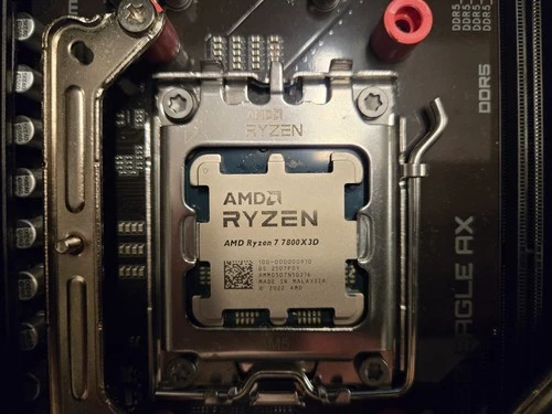 AMD Ryzen 7 7800X3D