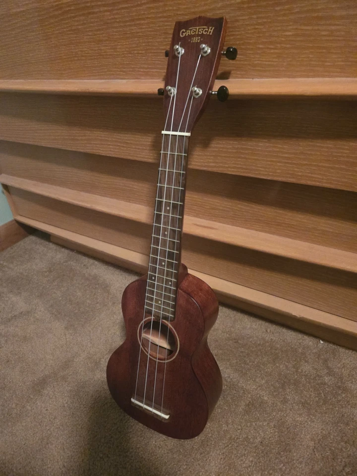 Beautiful G9100-L Gretsch Long Neck Ukulele w/  Bag - Image 2 of 4