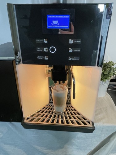 WMF Presto Kaffeevollautomat, Frischmilch, 2 Mühlen, Choco-Behälter, Kühlschrank