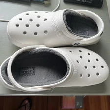 Crocs Fuzzy  Lining Clogs Womens Size 10