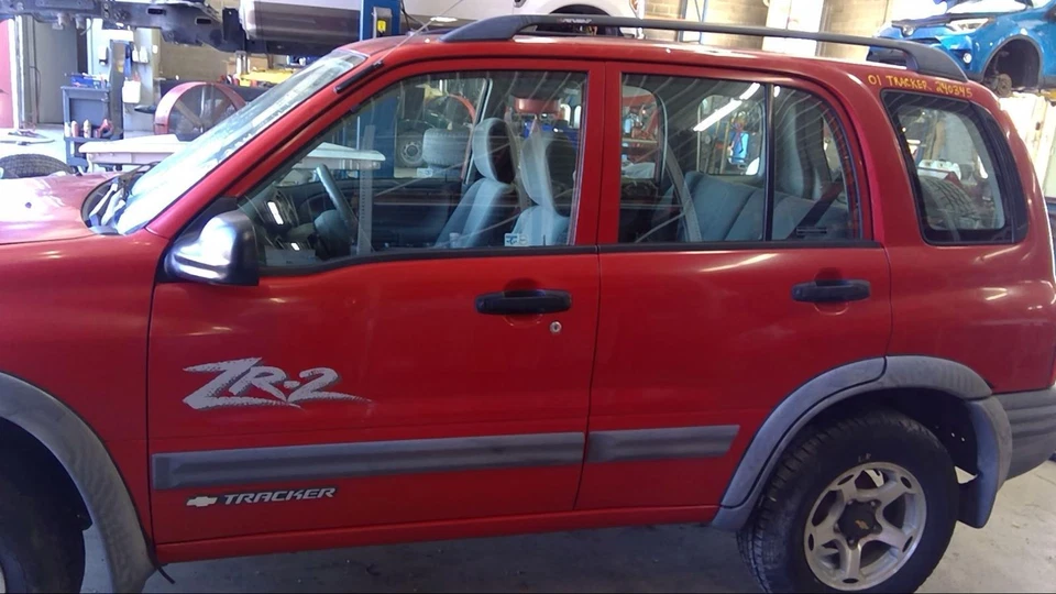 Б/у переднее центральное внутреннее зеркало заднего вида подходит для: 2001 Chevrolet Tracker Front C - Изображение 4 из 4