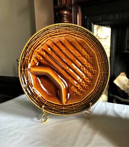 Vintage French Sarreguemines Brown Asparagus Plates Set of 8 - Picture 2 of 12