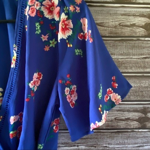Sienna Sky Women's/Junior's Short-Sleeved Blouse Size S Blue Faux-Wrap Floral - Picture 5 of 10