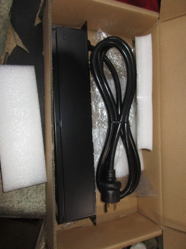 EATON ePDU BASIC 24 AMP DISTRIBUTION RACK 1Ø 2.88 kW MAX 100-127V EPBZ84 NEW - Picture 2 of 4