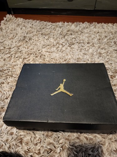 Retro Size 9 - Jordan 1 Mid Black - 554724-030 - Picture 13 of 16