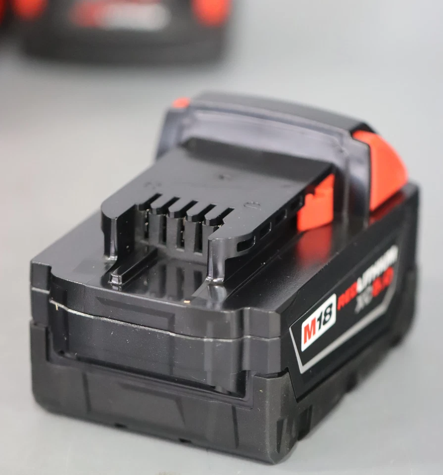 MILWAUKEE TOOL M18XC 5.0 & M18 CP2.0 Multi-Voltage Chrgr & Lithium Batt,No Box - Image 2 of 4