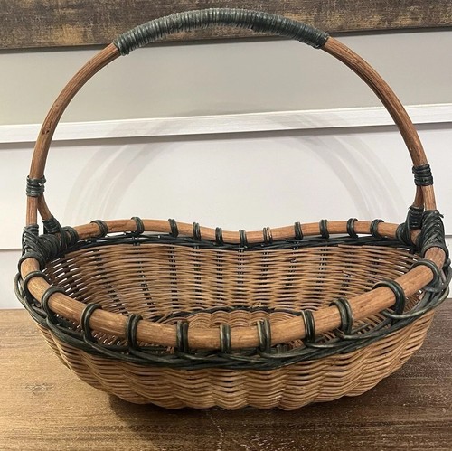 Vtg Wicker Basket Green Trim Oval Cottage Core Farmhouse Storage French Country