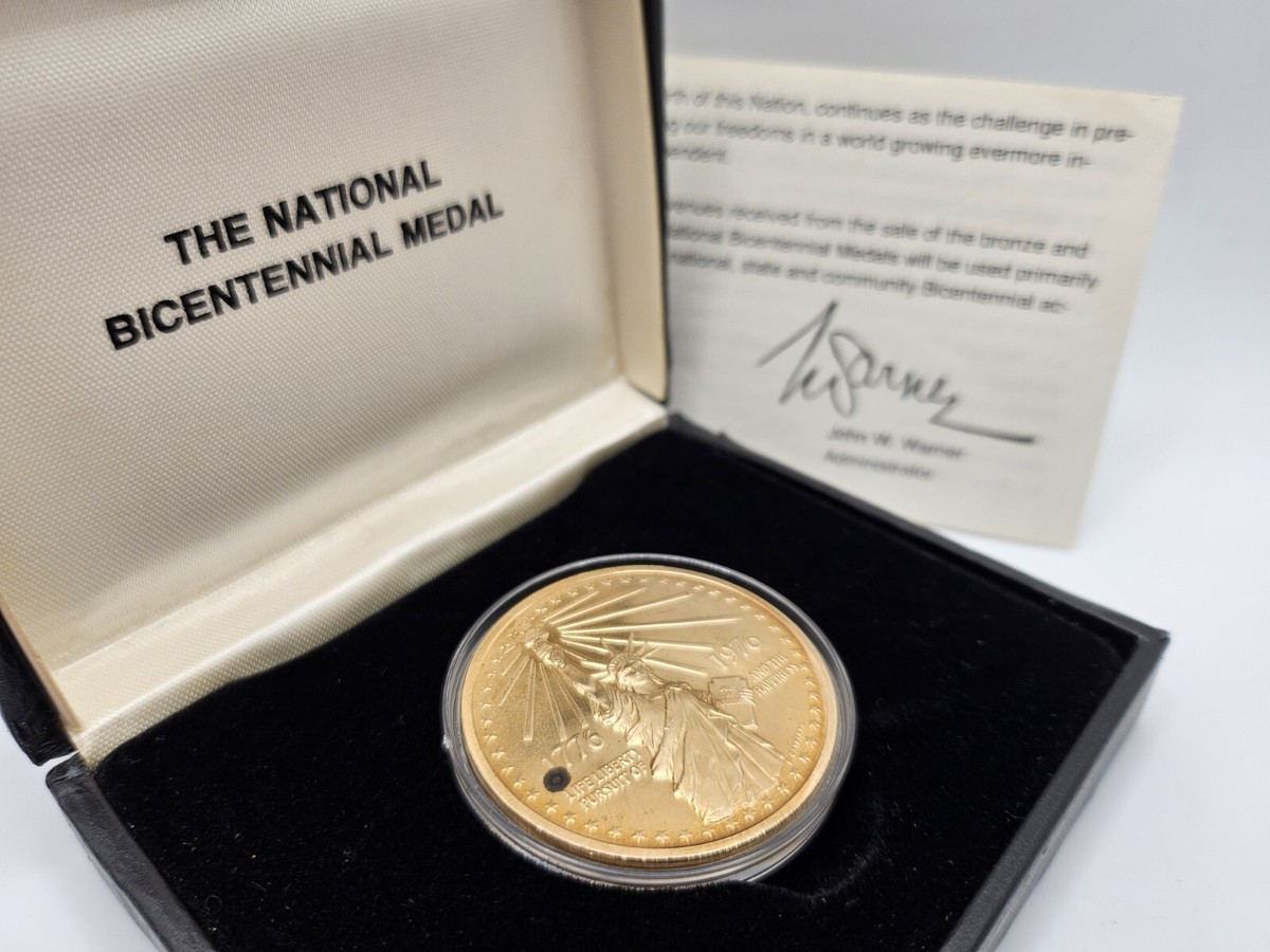 1976 US Mint American Bicentennial Gold Plated Bronze Medal 38mm