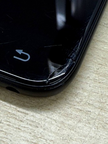 Samsung Galaxy J3 2017 16GB 4G Black Unlocked phone lower side display Broken - Picture 2 of 11