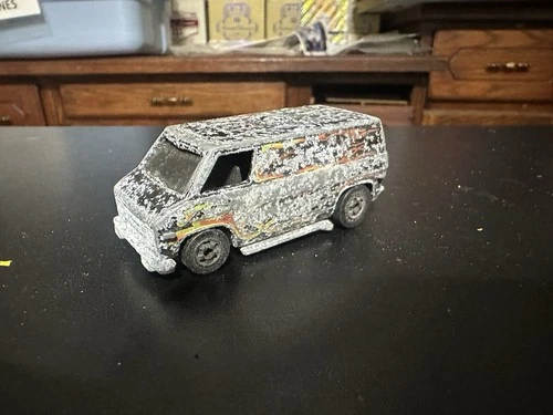 1974 HOT WHEELS Redline SUPER VAN Black with Flames DieCast METAL BASE Hong Kong