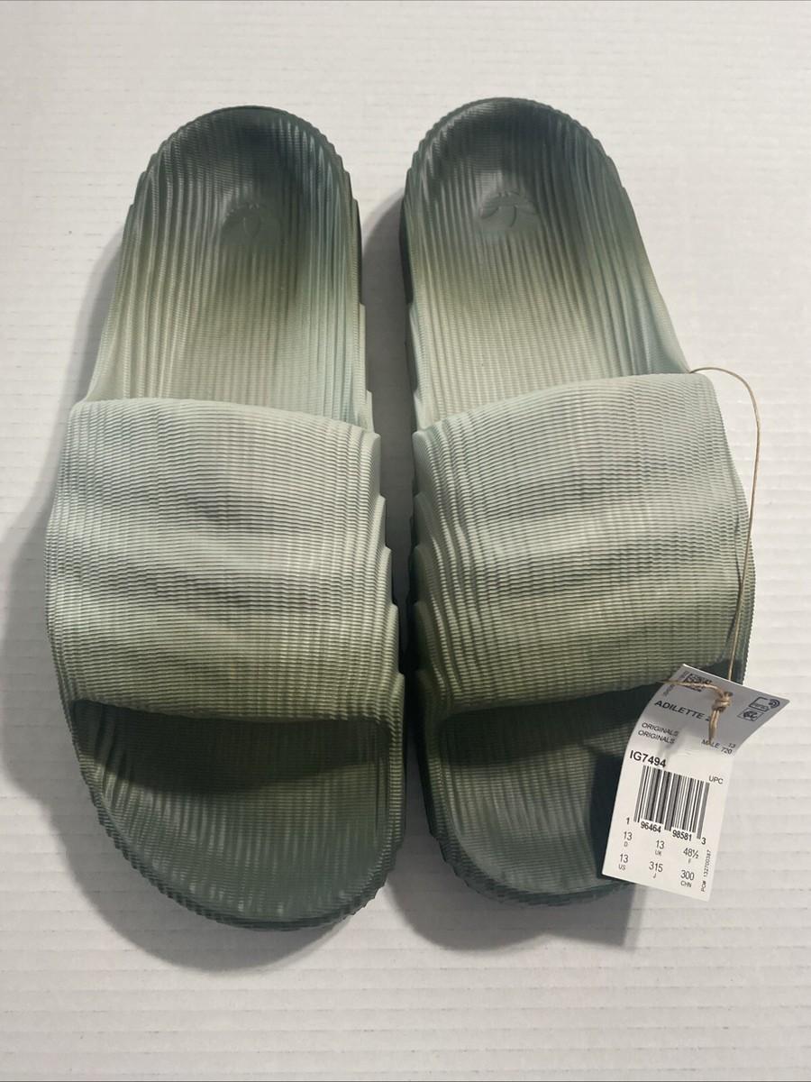 adidas men Adilette 22 Slides Wonder Silver/ Green, SIze 13