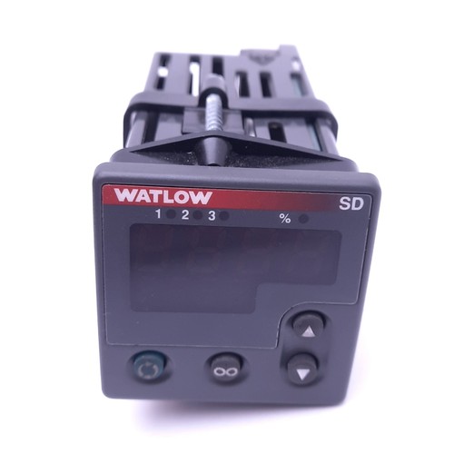 Watlow SD6C-HCAA-AARG Temperature Controller, 3-Out, 100-240VAC, 1/16 DIN Panel - Picture 3 of 6