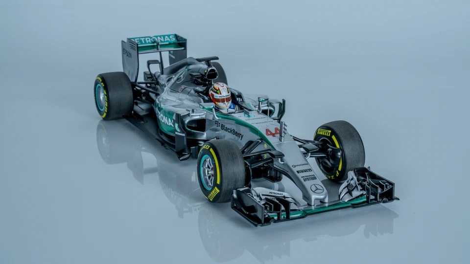 Minichamps - Mercedes-AMG Petronas F1 W06 1:18 - #44 Lewis Hamilton - 2015 Wo... Foto 4 de 4