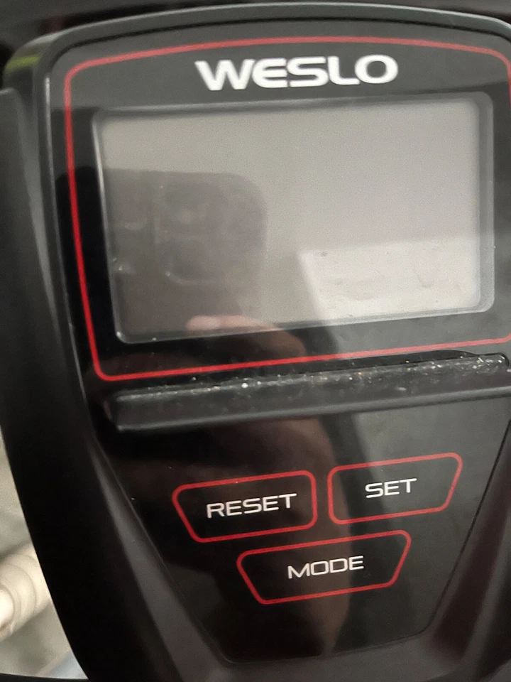 Weslo WLEL32115 Momentum G 3.2 Bicicleta/Entrenador elíptico Híbrido 2 en 1 Foto 2 de 4