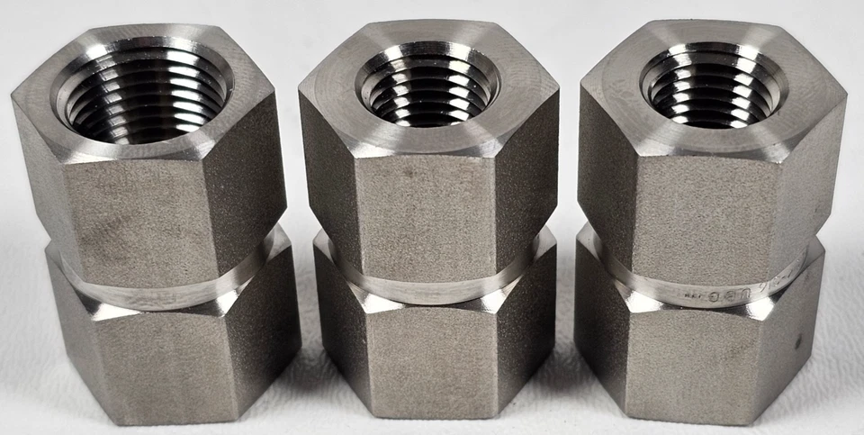 Lot of 3, 1/4 FNPT x 3/8 FNPT 316ss Hex Reducing Coupling Swagelok SS-6-HRCG-4 - Image 2 of 3