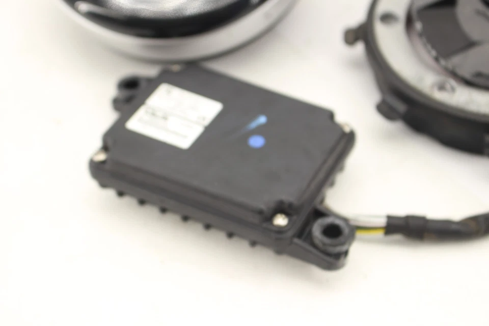 2024 TRIUMPH TRIDENT 660 OEM IGNITION LOCK KEY SET GAS CAP AND SEAT LOCK Foto 3 de 4