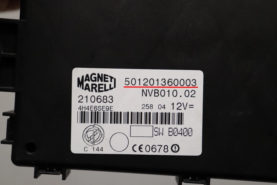 P200545 2005-2008 Maserati Quattroporte Rear Deck Trunk Fuse Box Control Module - Image 4 of 4