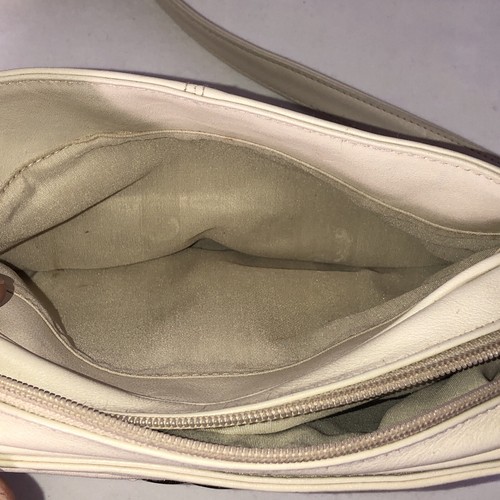 Vintage Etienne Aigner Creme Leder Crossbody Schultertasche Reißverschluss oben Gold Hardware - Bild 16 von 16