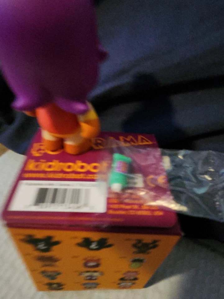 Kidrobot Futurama Caja Ciega Misteriosa Mini Clobberella Leela 2013 Nuevo En Caja Foto 4 de 4