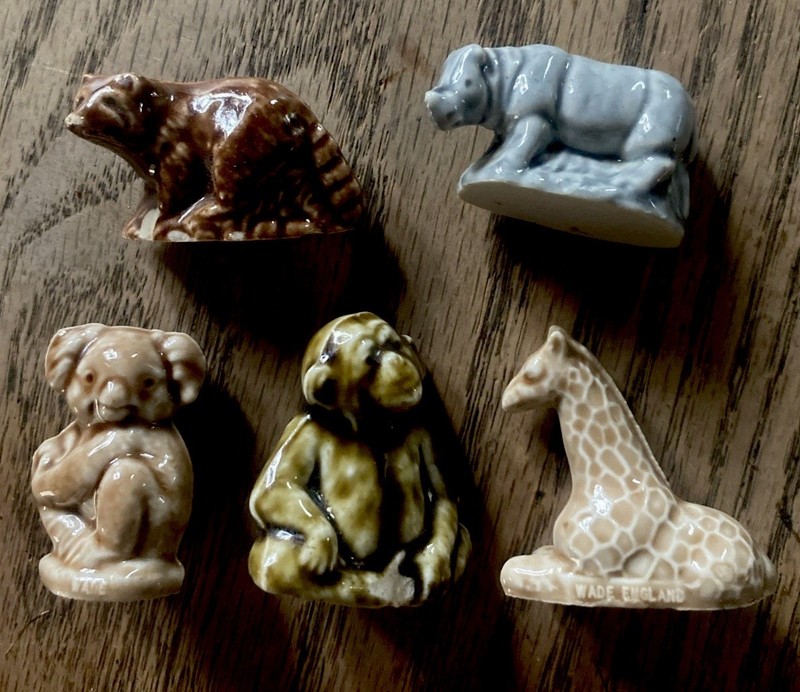 5 Pc Wade Pottery Whimsies Red Rose Tea Figurines Coon Hippo Chip Giraffe Bear