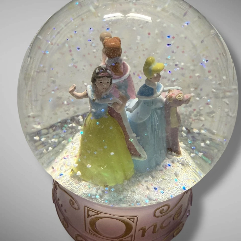 迪士尼公主雪球灰姑娘美女极光白雪公主冬天一次 — 第 2/4 张图片