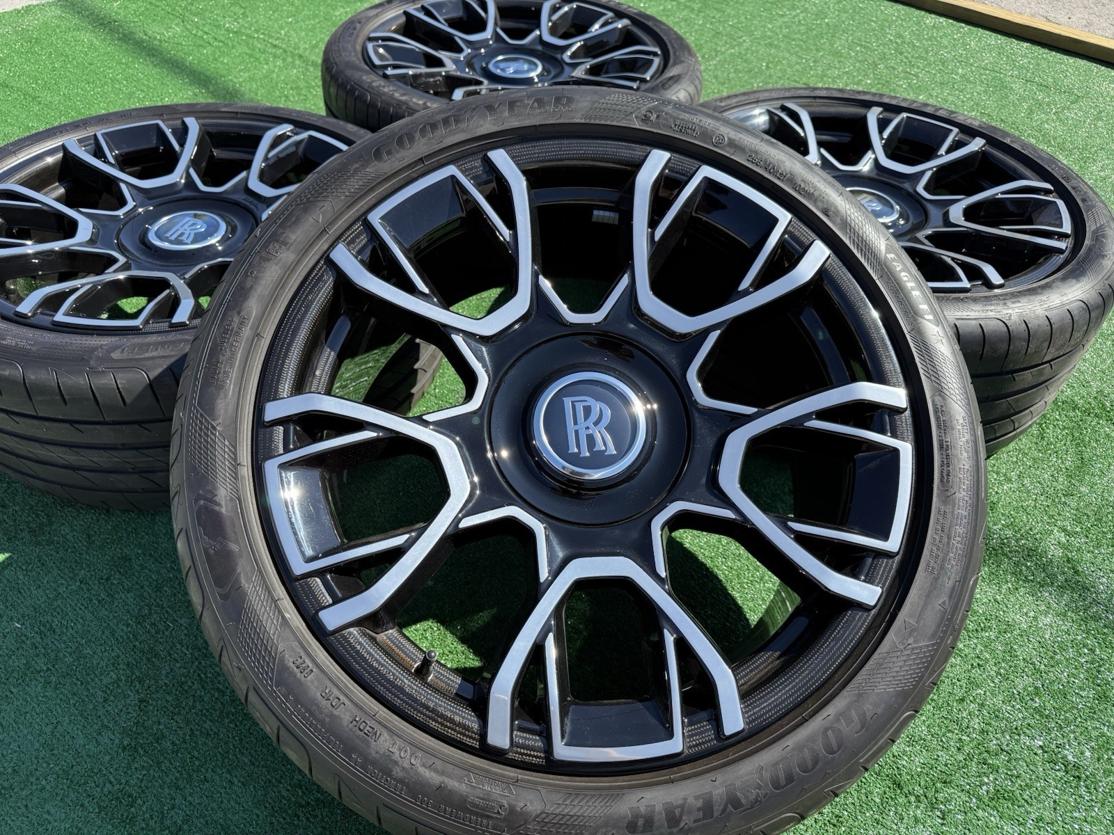 CARBON FIBER ROLLS ROYCE WHEELS GHOST OEM FACTORY ULTRA RARE FACTORY SET 4