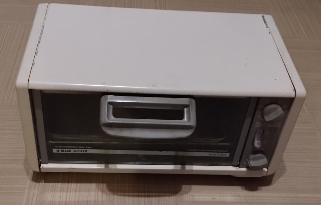 Black & Decker Under Toaster Oven Bake Broil Spacemaker TRO200