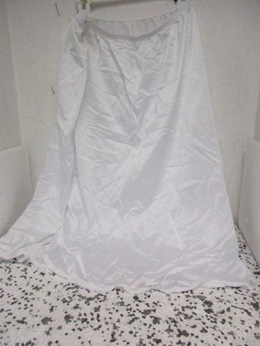 Vanity Fair Women's 11760 Half Slip Medium/ 18" Star White New !!! - Picture 2 of 2