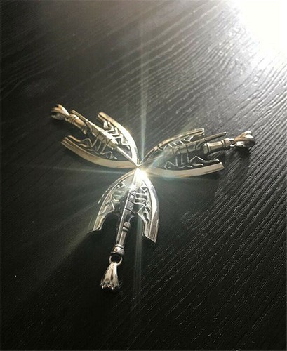 Silver JoJo`s Bizarre Adventure Giorno Insect Arrow Pendant Substitute Prop NEW - Picture 3 of 14