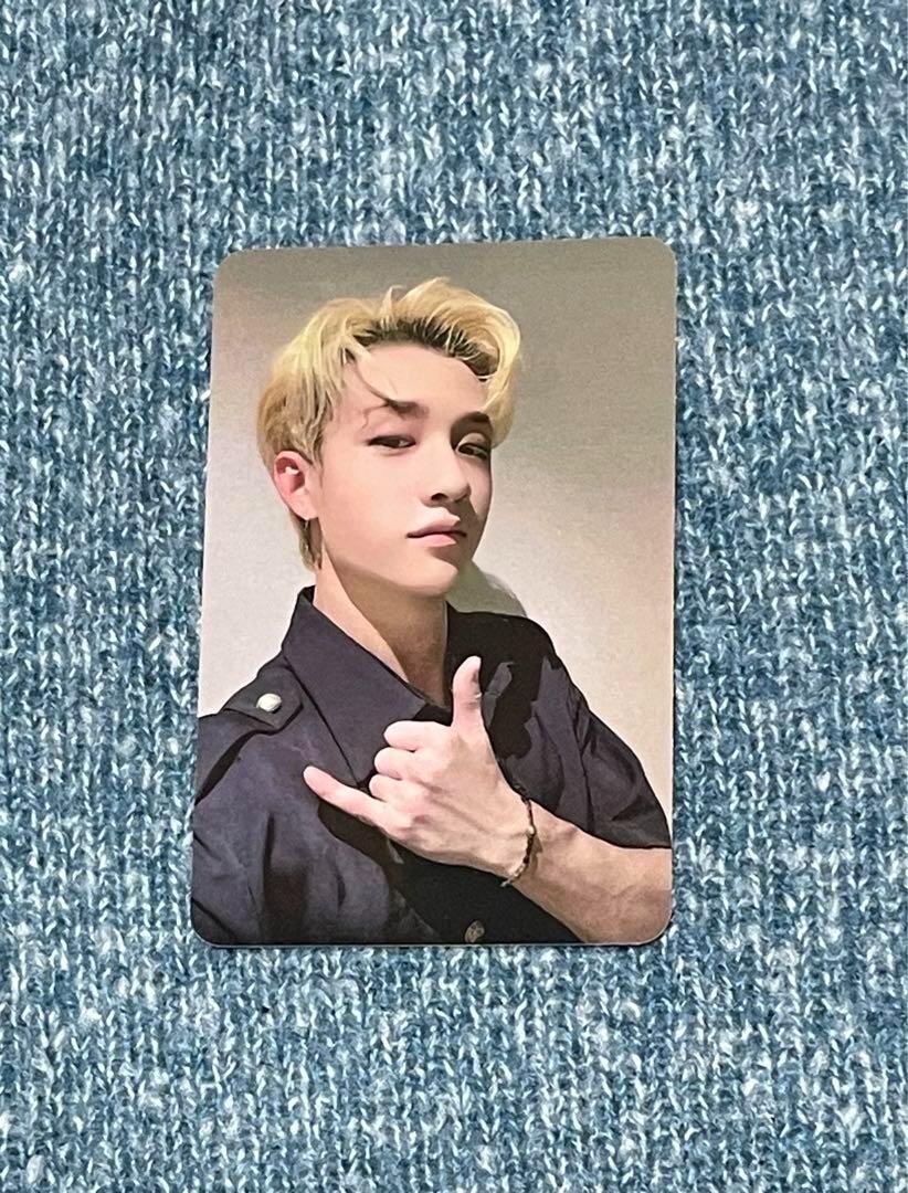 stray kids チャンビン　台湾　トレカ　yellow wood Stray Kids Bang Chan Photocard Signed Yellow Wood Taiwan ver