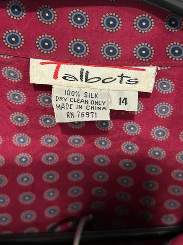 Talbots Silk Two Piece Set Size 14 Red Pattern Button Up Top Elastic Waist Pants - Picture 5 of 13