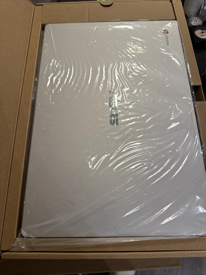 ASUS C523n 1.1 GHz 15" 32gb SSD 4gb RAM Celeron Chromebook For Parts Read - Image 2 of 3