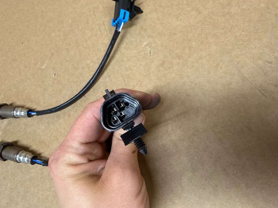 Sensor de oxígeno OEM GM 12581966 2005-2013 DENSO Chevrolet Corvette O2 (1) Foto 2 de 3