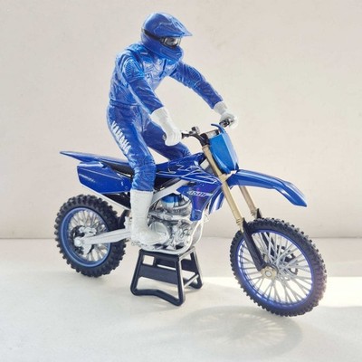 New Ray Toys - Modellfahrrad im Maßstab 1:12 - Yamaha YZF450 18-22 mit Fahrer (blau)