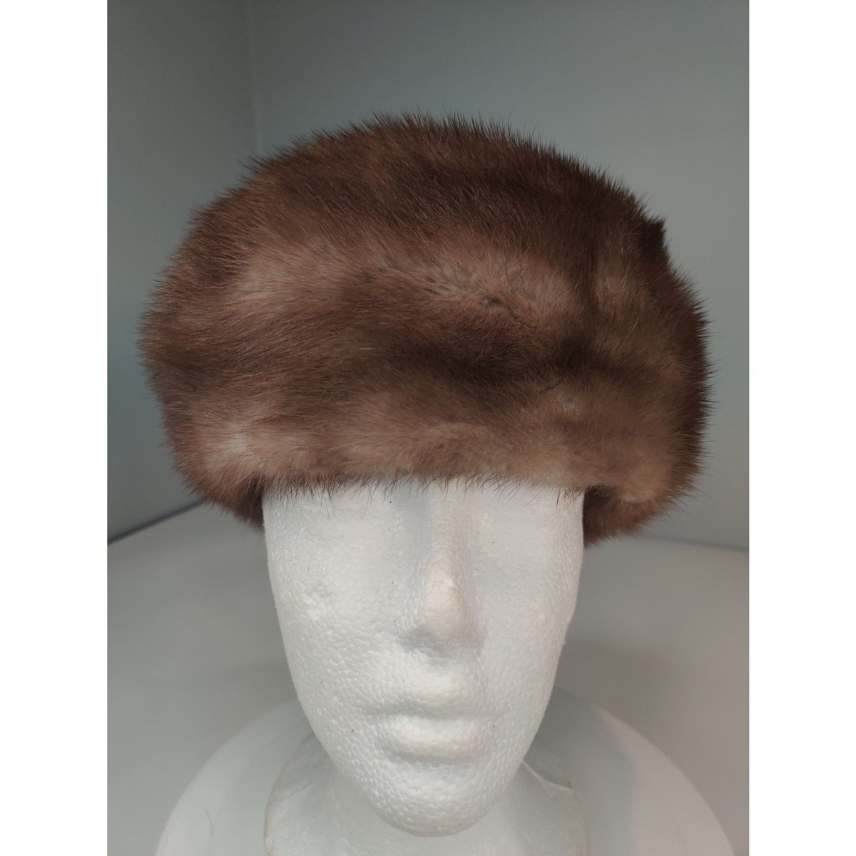 Vintage Brown/Beige Mink Fur Beret Hat with Pink Bow from  display picture 2