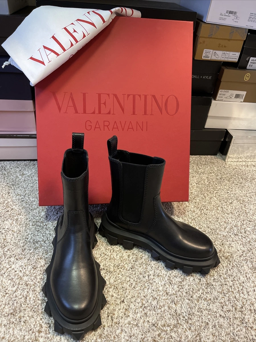Stud store chelsea boots