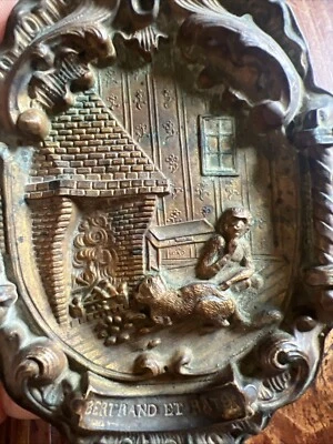 Plaque Laiton Repoussé Singe & Chat Jouant XIX EMe Humoristique - Photo 1/4