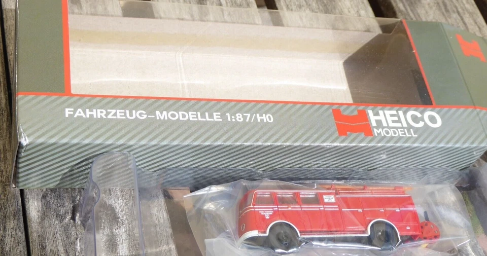 Heico HC 2026 H0 Pompieri Quickborn MB Mercede Benz LP 311 Pullmann Lf 16 1:87 - Immagine 3 di 4