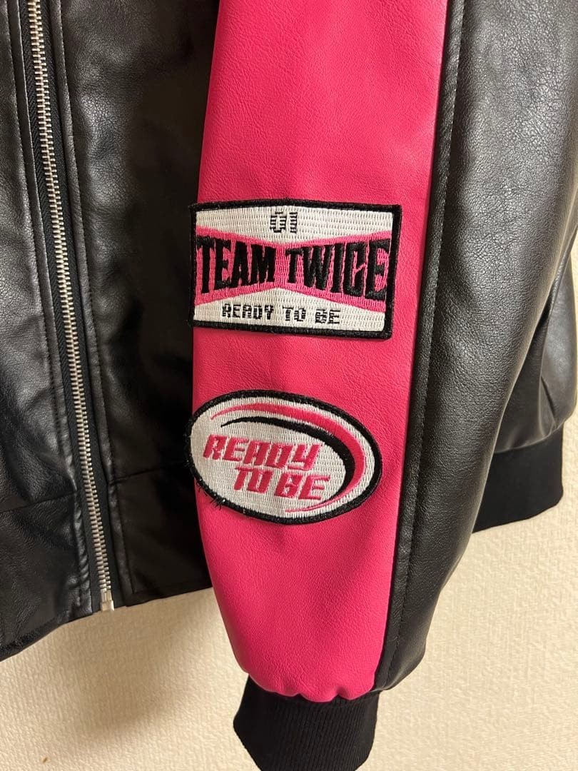 TWICE Ready To Be 5th World Tour Stadium Jacket M Size Black Pink