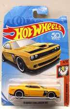 Hot Wheels 2018 Muscle Mania 4/10 '15 Dodge Challenger SRT 143/365 Yellow