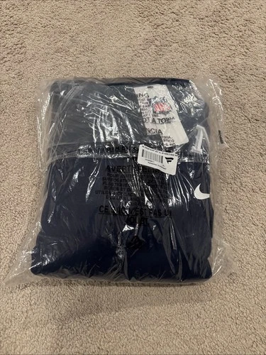 New England Patriots Nike 2025 Rivalries Collection Club Fleece Hoodie size XL