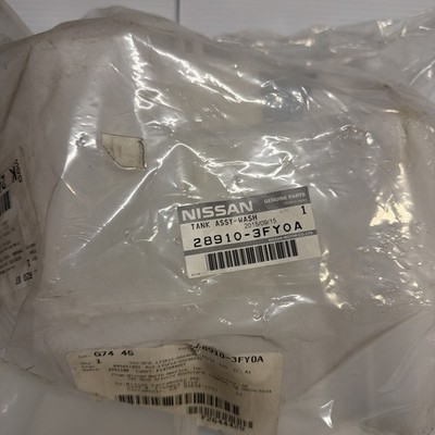 Genuine Nissan Tank Assembly-Windshield Washer 28910-3FY0A & 28915-1CA0A Inlet