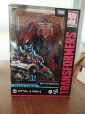 Transformers Studio Series  32 Voyager Optimus Prime Action Figure