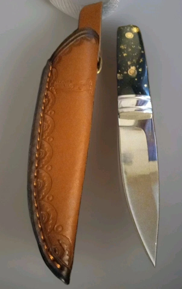 Cuchillo R W. Loveless M390 diseño dama desnuda mango negro y dorado EX afilado excelente estado Foto 2 de 4